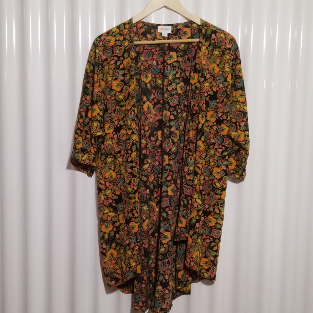 LulaRoe floral kimono size small